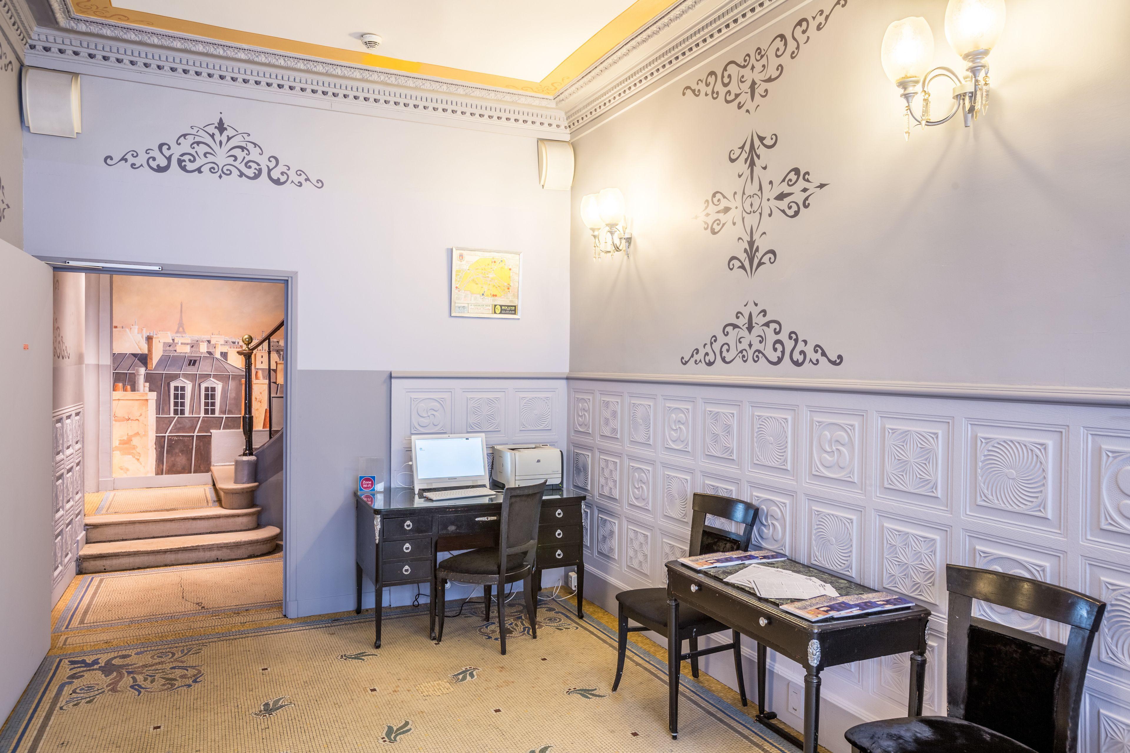 Louvre Hotel Paris