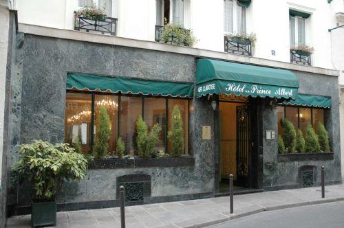 Louvre Hotel 2*